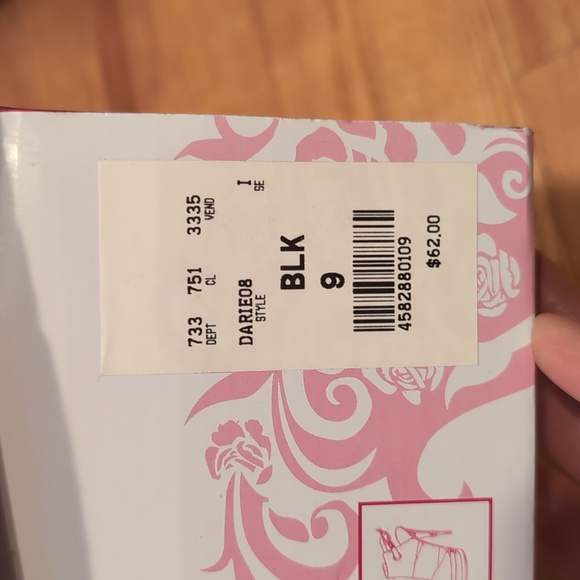 Wild Rose "Darie" Platform Sandals - Picture 7 of 7